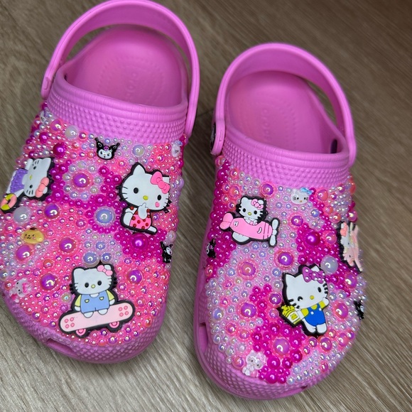 Hello Kitty Custom Crocs - Picture 2 of 6